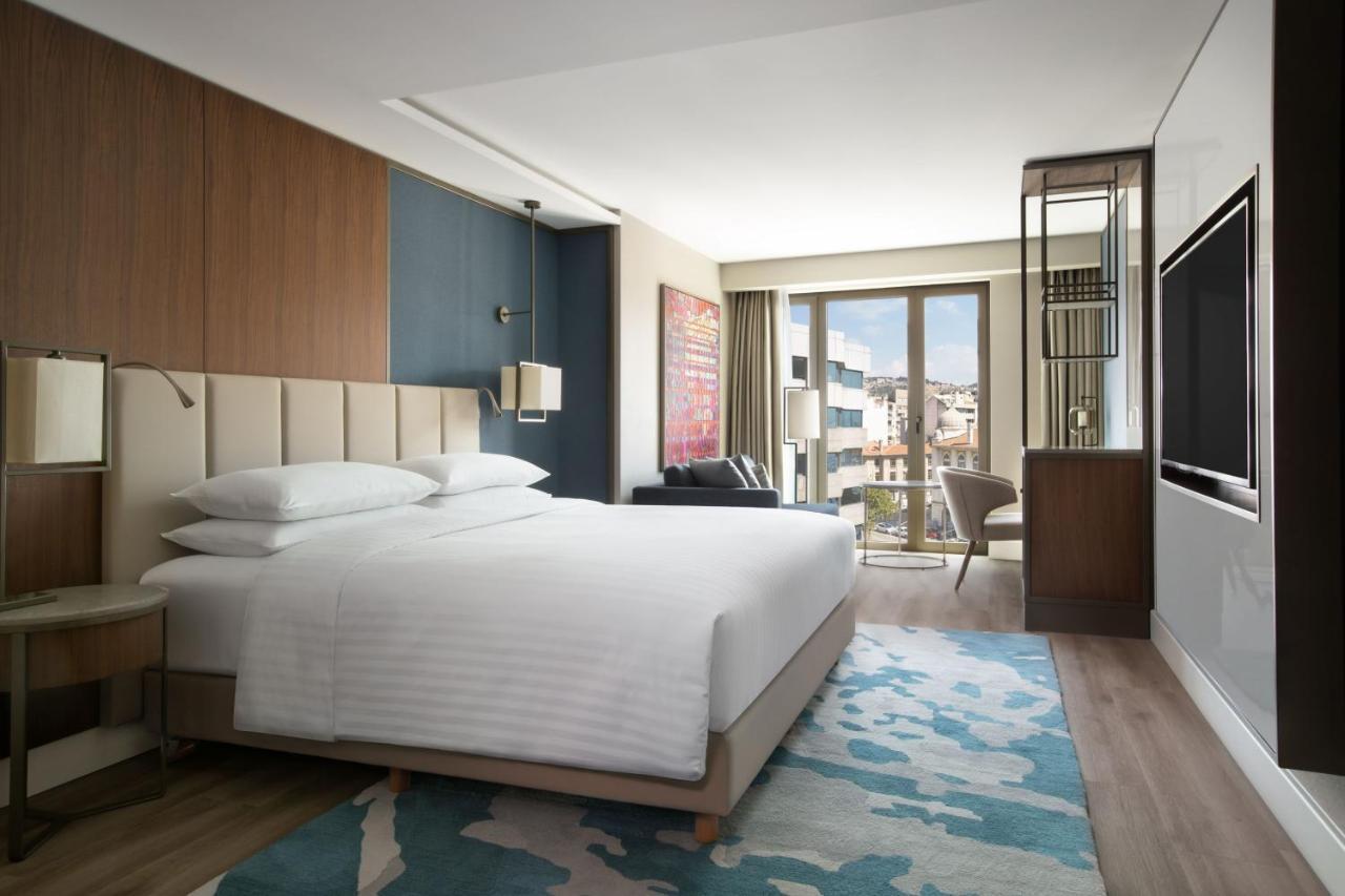 伊兹密尔万豪酒店 外观 照片 A guest room at the hotel